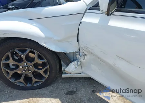 2018 Chrysler 300 300S Awd from USA, damaged, VIN 2C3CCAGG8JH268941